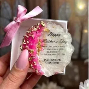 Custom Gifts, Décor & Hampers